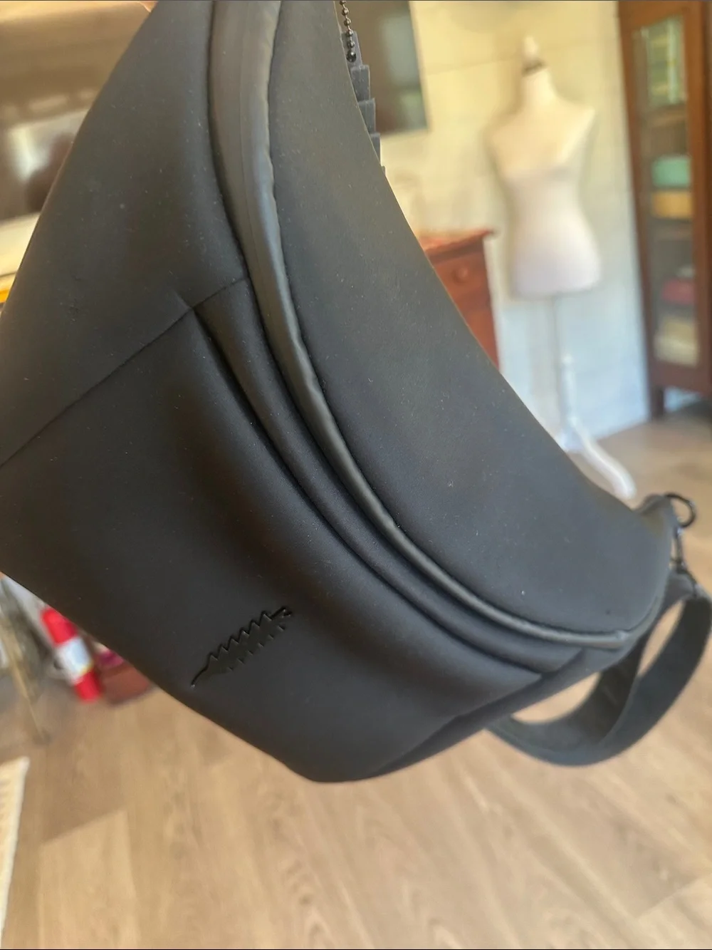 Thacker sleek black